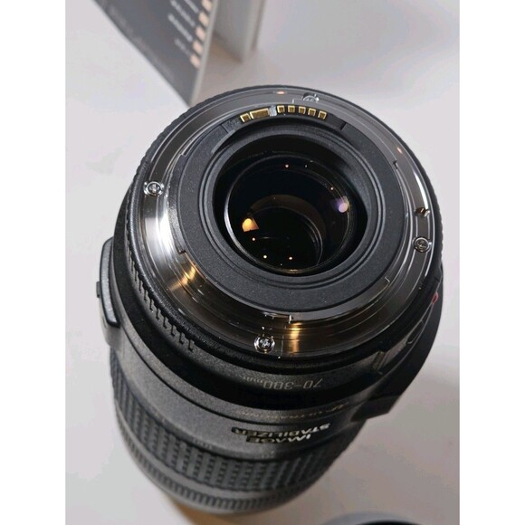 Canon 70-300mm f4-5.6 IS USM Telephoto Zoom Lens for EOS DSLR - MINT with Manual - Picture 10 of 12